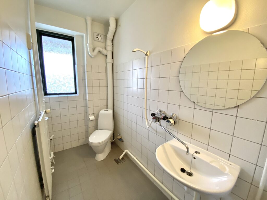 159 kvm. kontor til leje i København K - evt. med 120 kvm. butik nedenunder