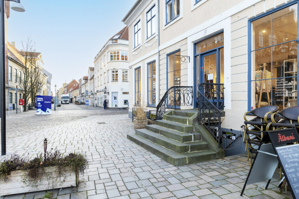 200 m2 Restaurant, Café eller værtshus med mulighed for udeservering