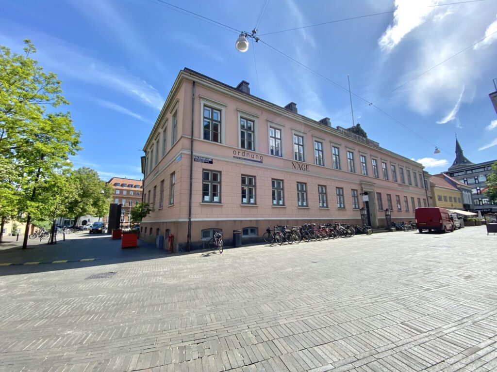 423 m² eksklusive kontorlokaler udlejes i flot City ejendom