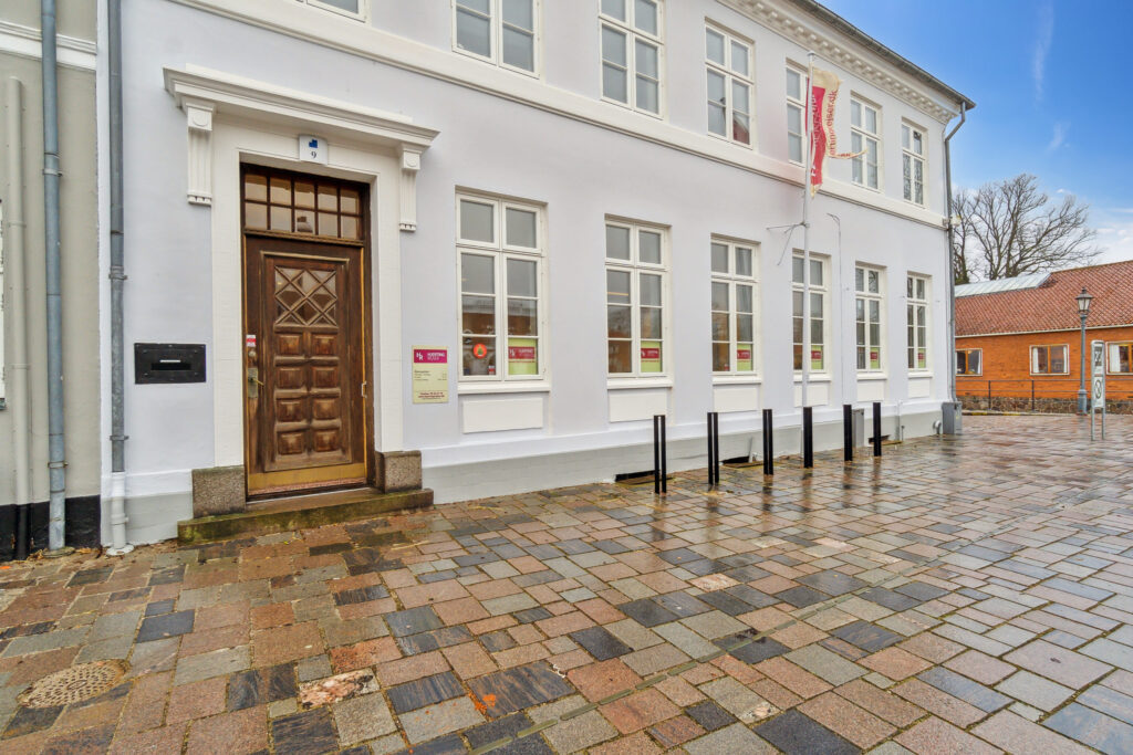 150 m² smukke lokaler beliggende på Torvet i Nyborg udlejes.