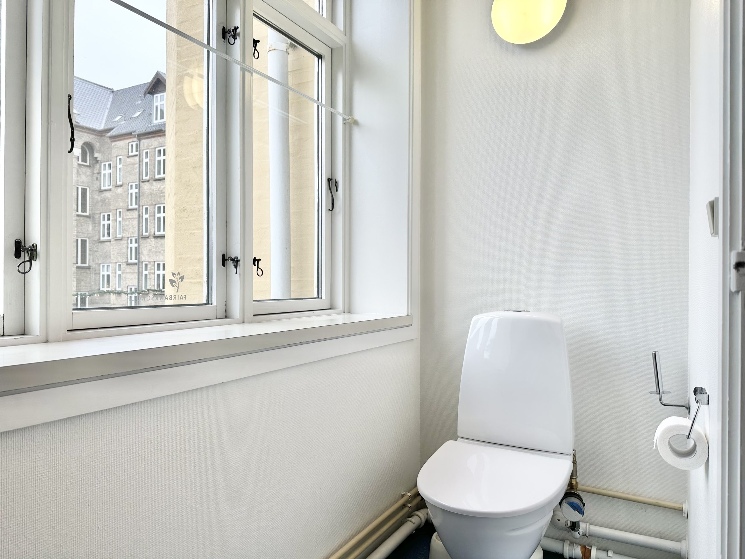 103 m² smukke kontorlokaler beliggende i gågaden i Fredericia Centrum udlejes