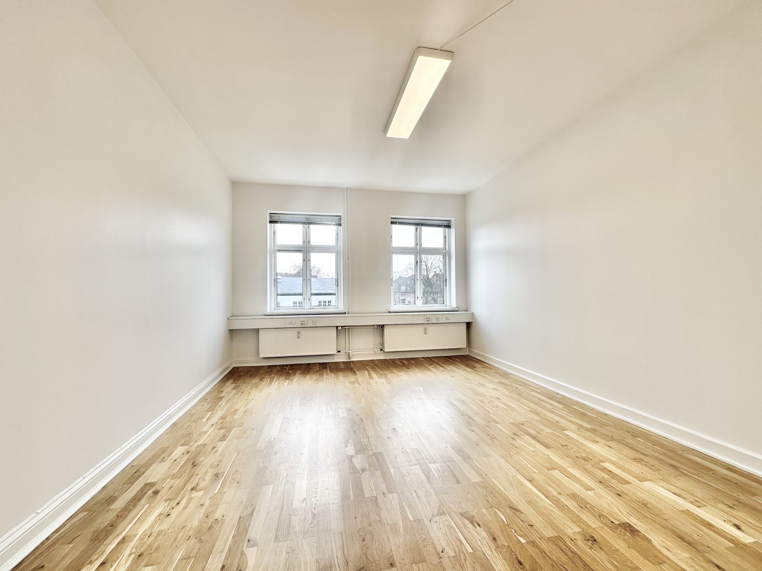 Smukke kontorlokaler på 146 m² udlejes i Odense Centrum