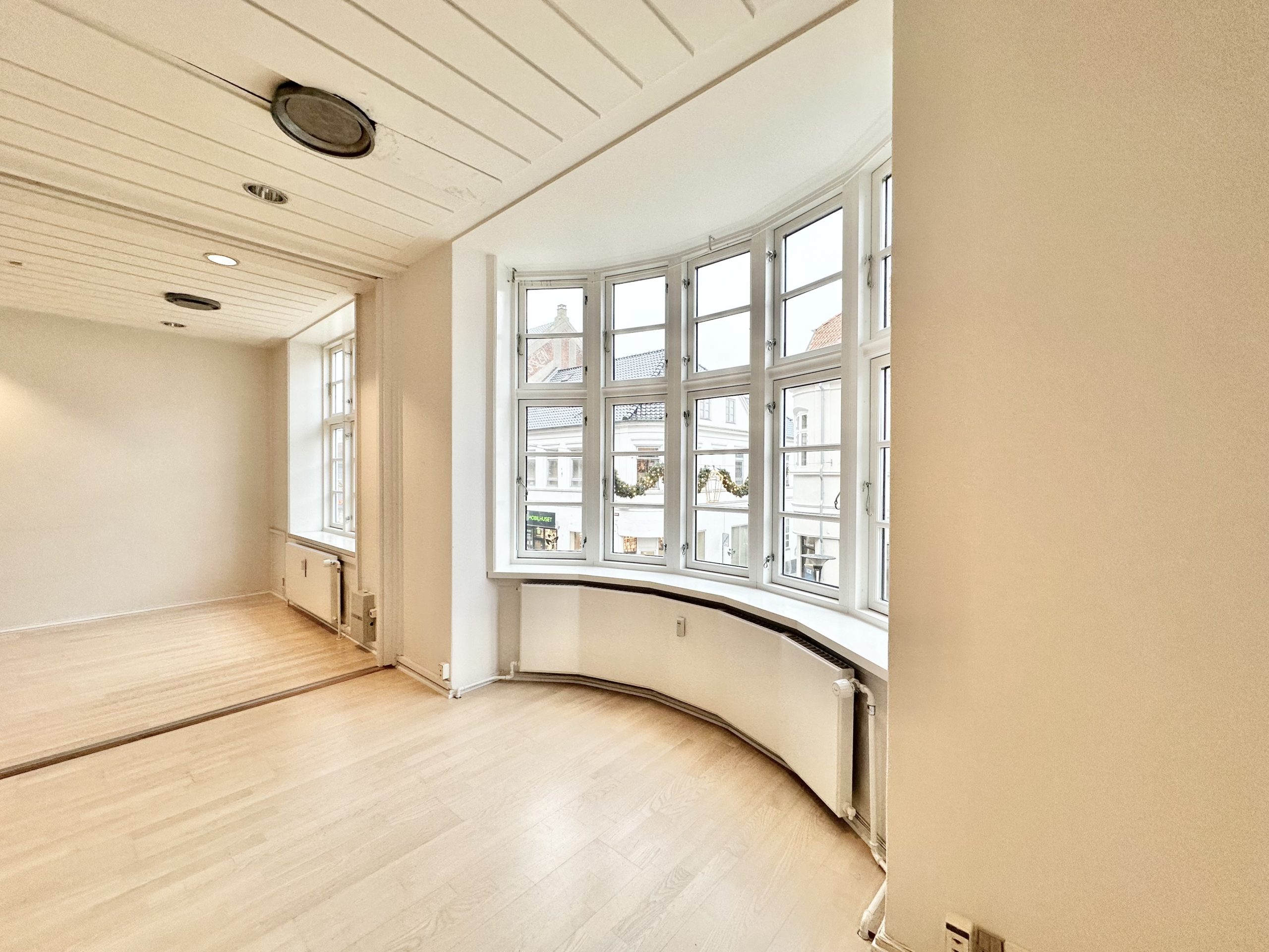 103 m² smukke kontorlokaler beliggende i gågaden i Fredericia Centrum udlejes