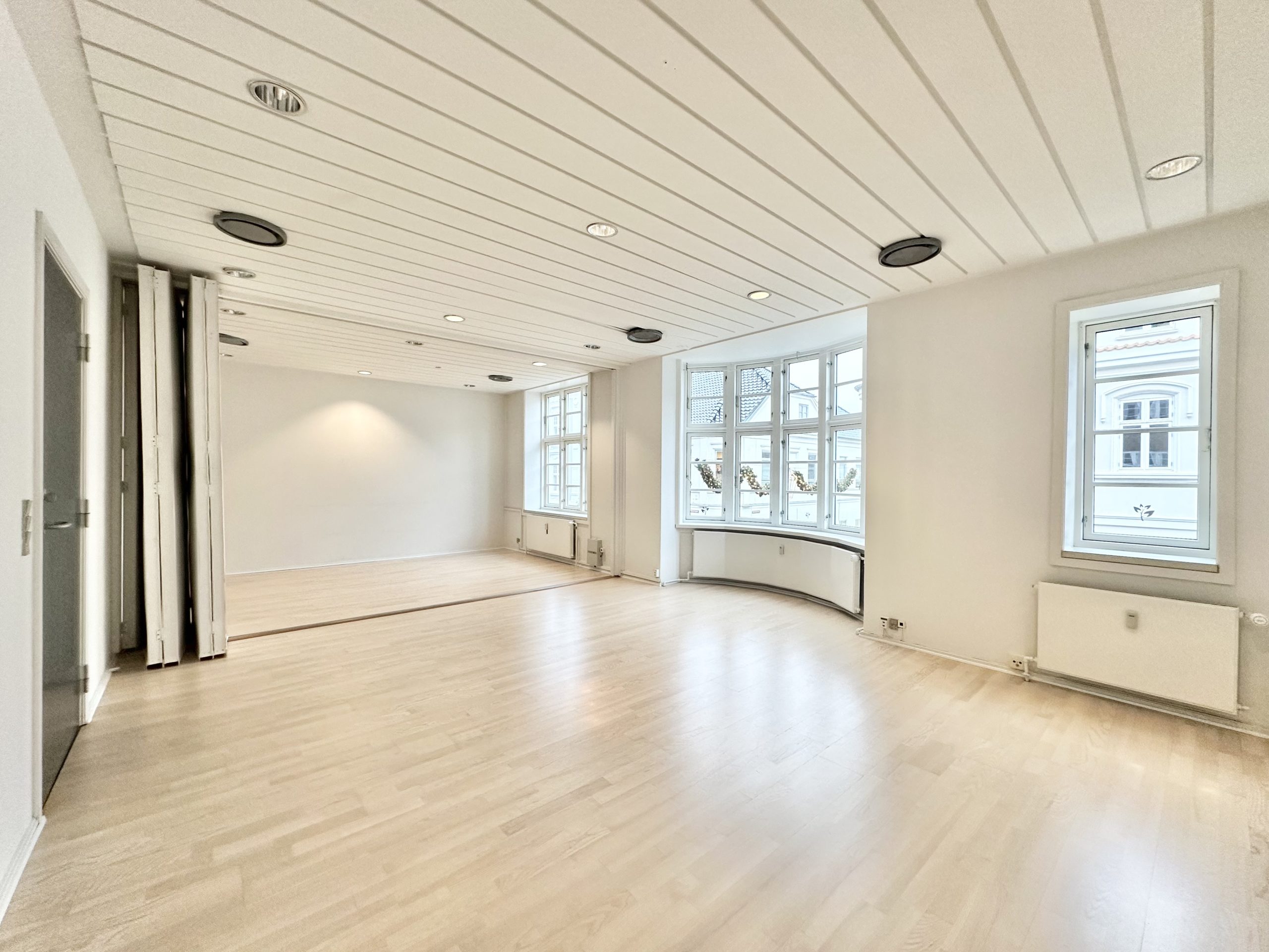 103 m² smukke kontorlokaler beliggende i gågaden i Fredericia Centrum udlejes
